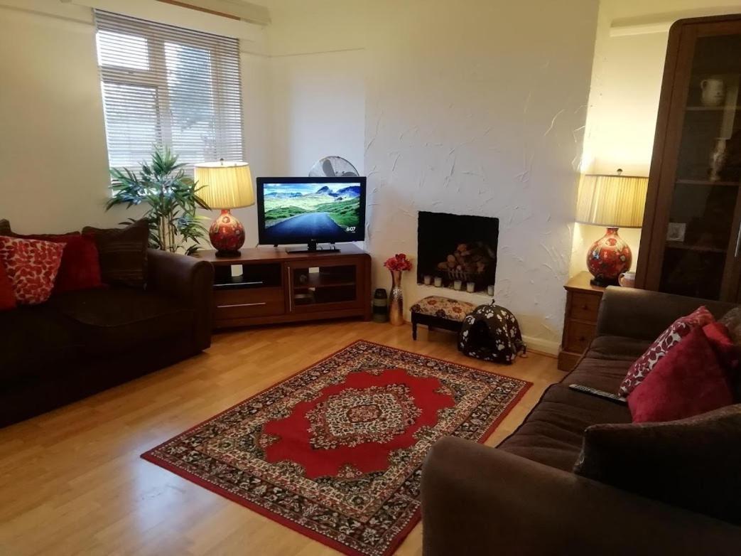 Cozy Loft In Bushey, 20 Mins By Train To Euston London 아파트 외부 사진