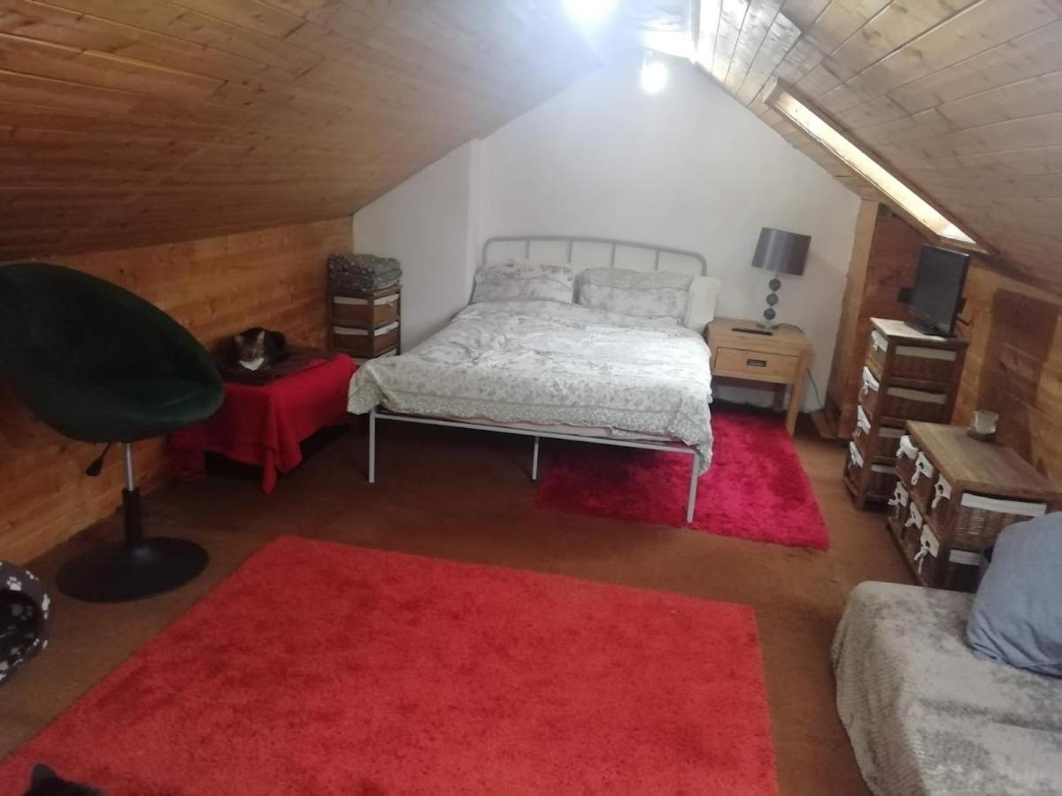 Cozy Loft In Bushey, 20 Mins By Train To Euston London 아파트 외부 사진